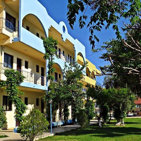 Maritime Hotel Apartments Petaloudes エクステリア 写真