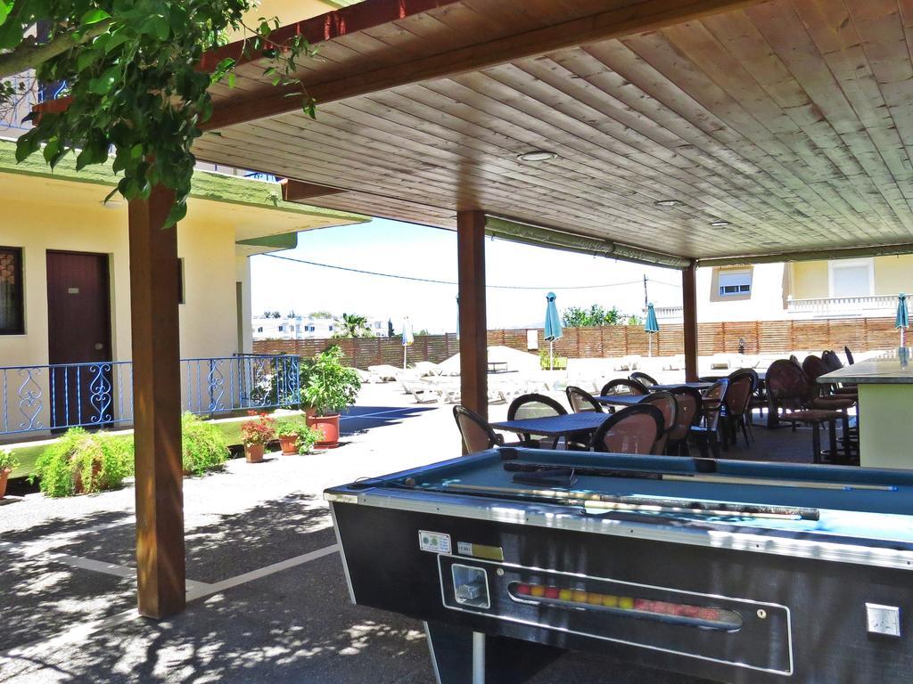 Maritime Hotel Apartments Petaloudes エクステリア 写真