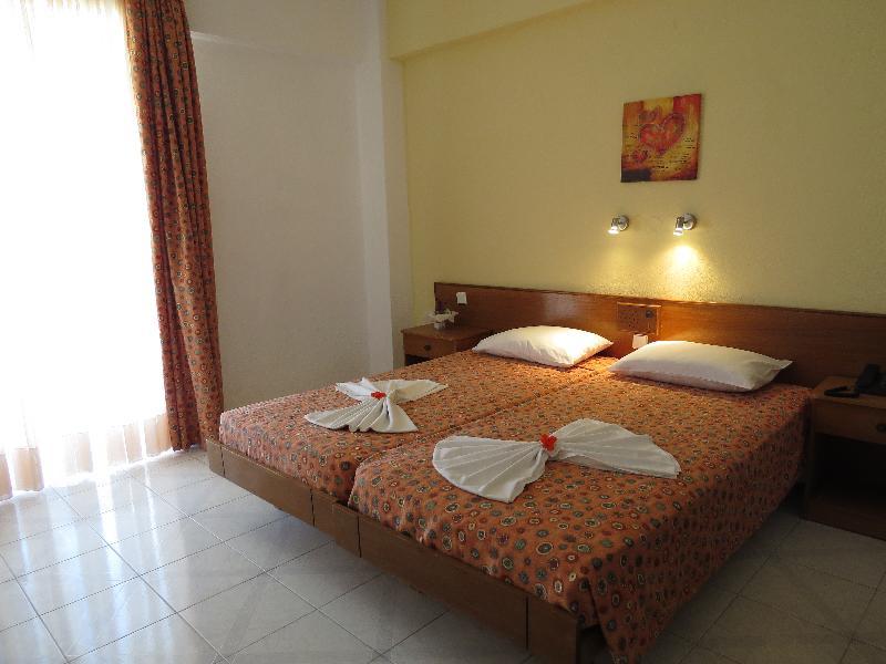 Maritime Hotel Apartments Petaloudes エクステリア 写真