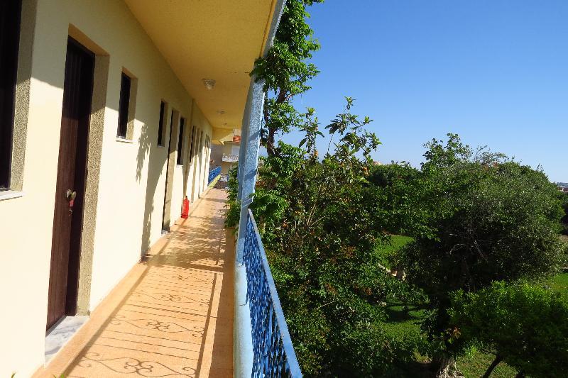 Maritime Hotel Apartments Petaloudes エクステリア 写真