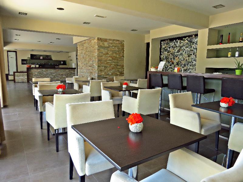 Maritime Hotel Apartments Petaloudes エクステリア 写真