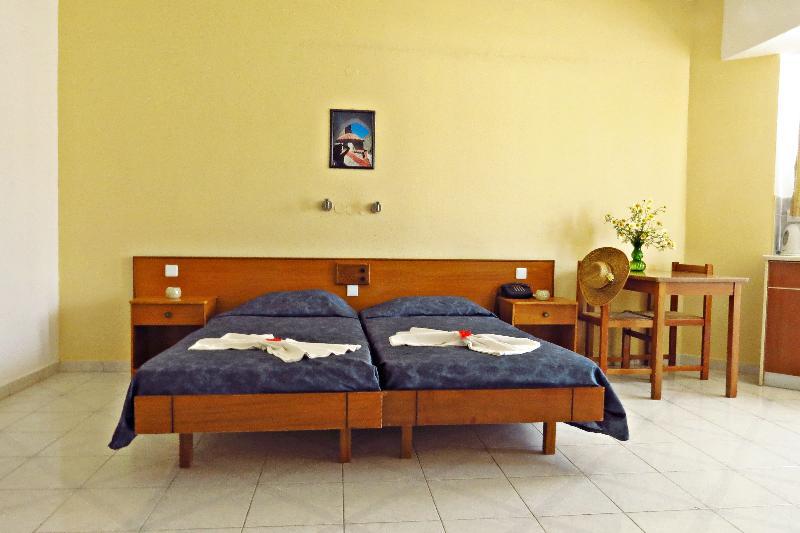 Maritime Hotel Apartments Petaloudes エクステリア 写真