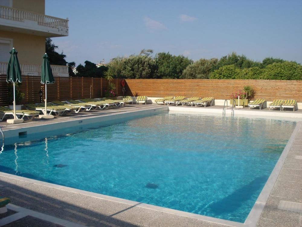 Maritime Hotel Apartments Petaloudes エクステリア 写真