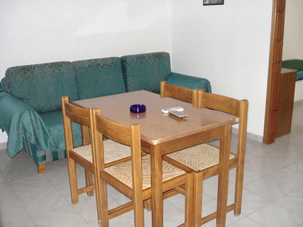 Maritime Hotel Apartments Petaloudes エクステリア 写真
