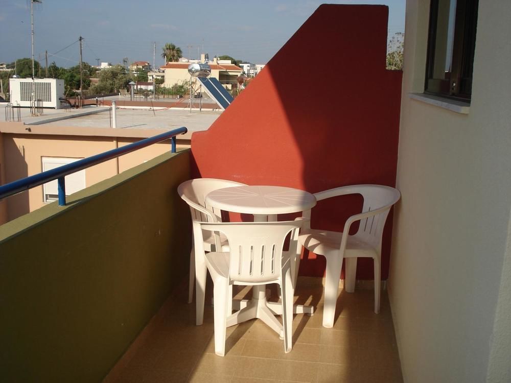 Maritime Hotel Apartments Petaloudes エクステリア 写真
