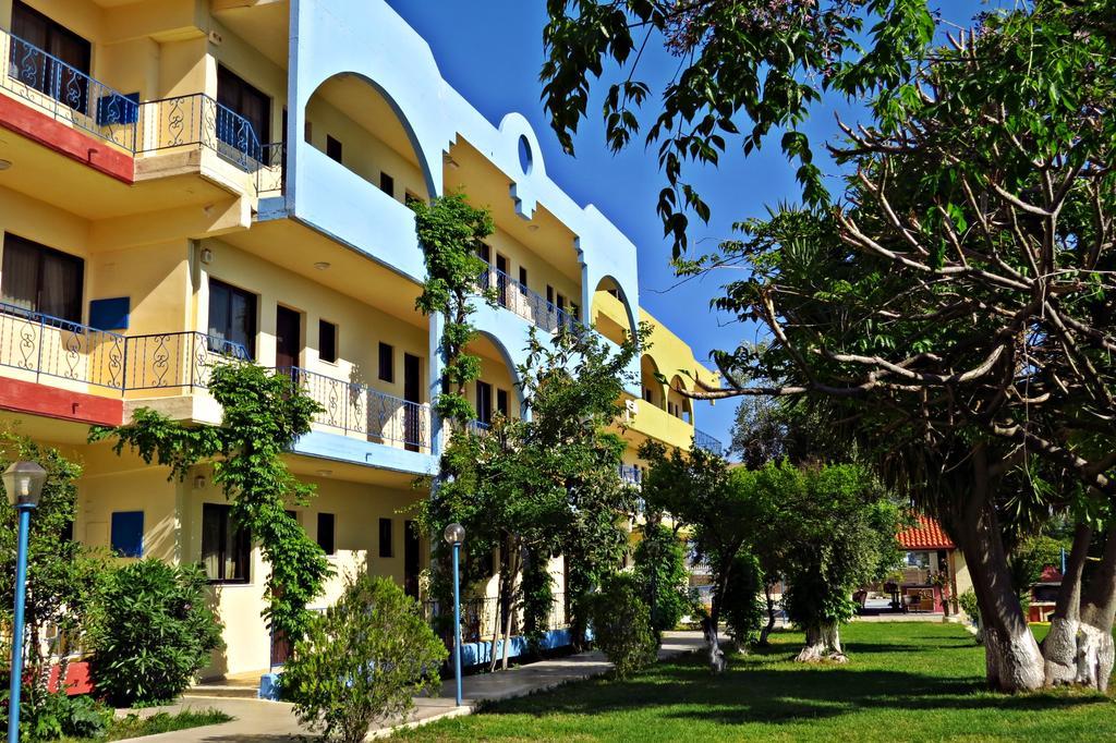 Maritime Hotel Apartments Petaloudes エクステリア 写真