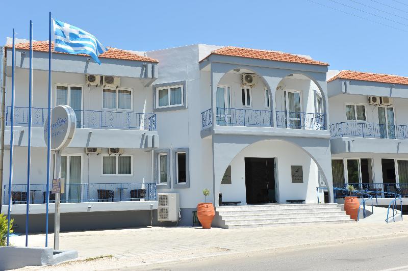 Maritime Hotel Apartments Petaloudes エクステリア 写真